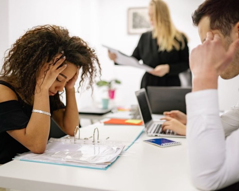 Saúde Mental no Trabalho: Sinais de Que Algo Não Vai Bem